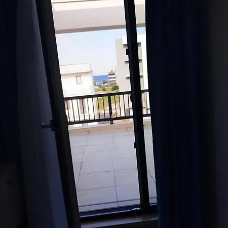 Cozy With Sea View דירה *
